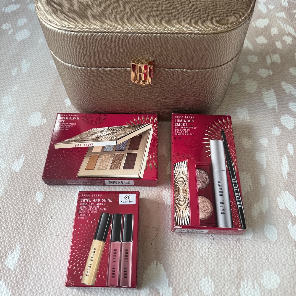 Bobbi Brown makeup 2024 holiday set